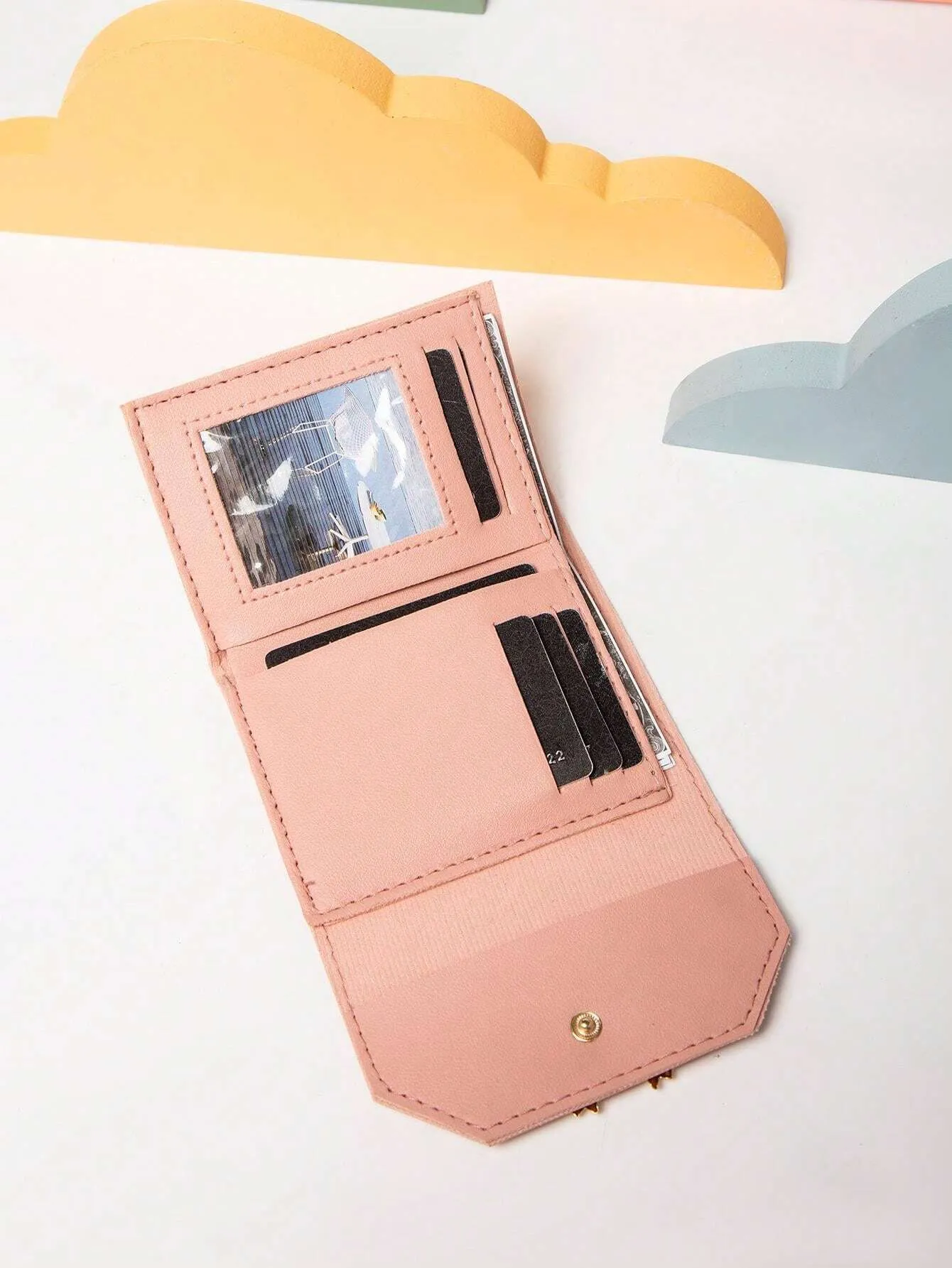 15424 1b-060Cartera trifold con lazo 1 Pza