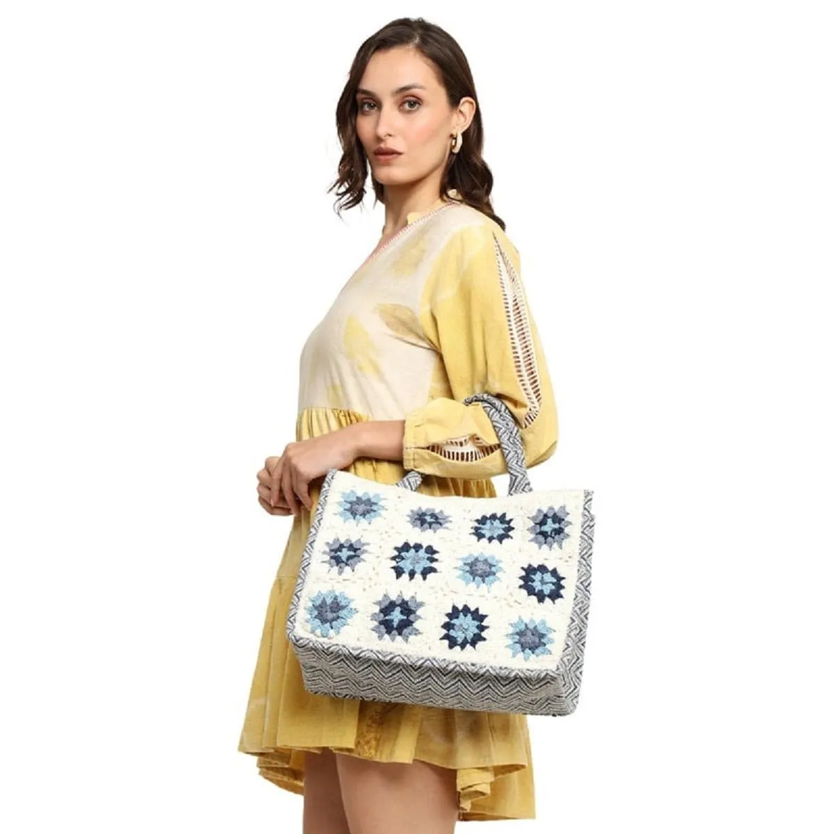Chic BGAIN302 Flower Crochet Tote Bag - Stylish, Handcrafted Summer Accessory for Beach, Shopping, and Daily Use