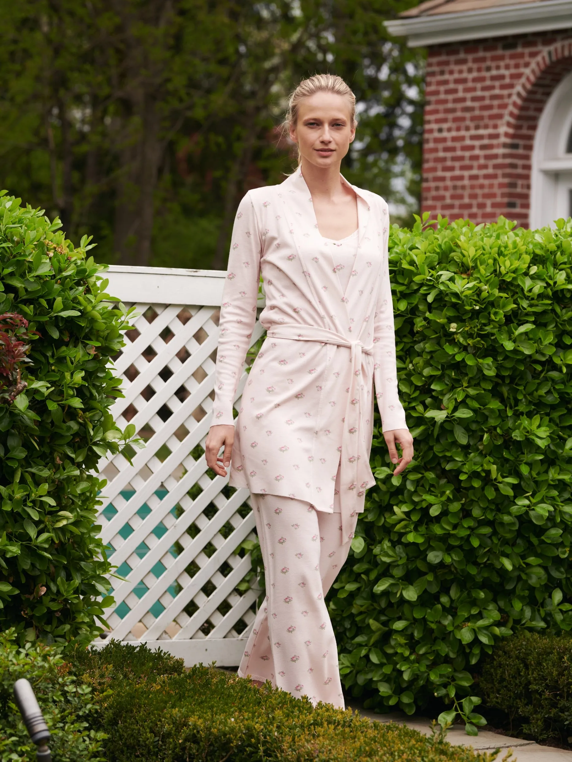 PINK VINTAGE ROSE Print Lookbook