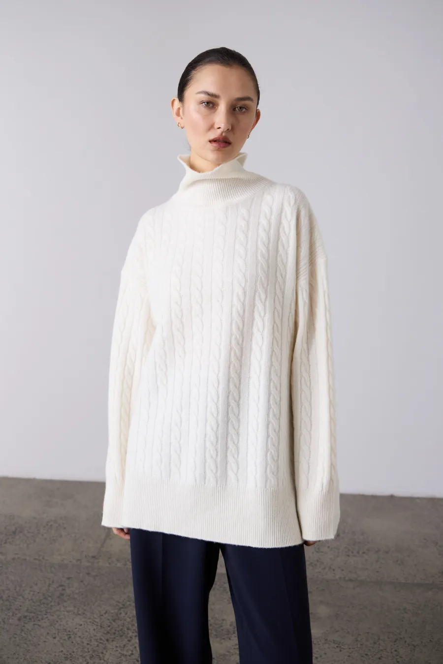 Slouchy Cable Knit Sweater Cream