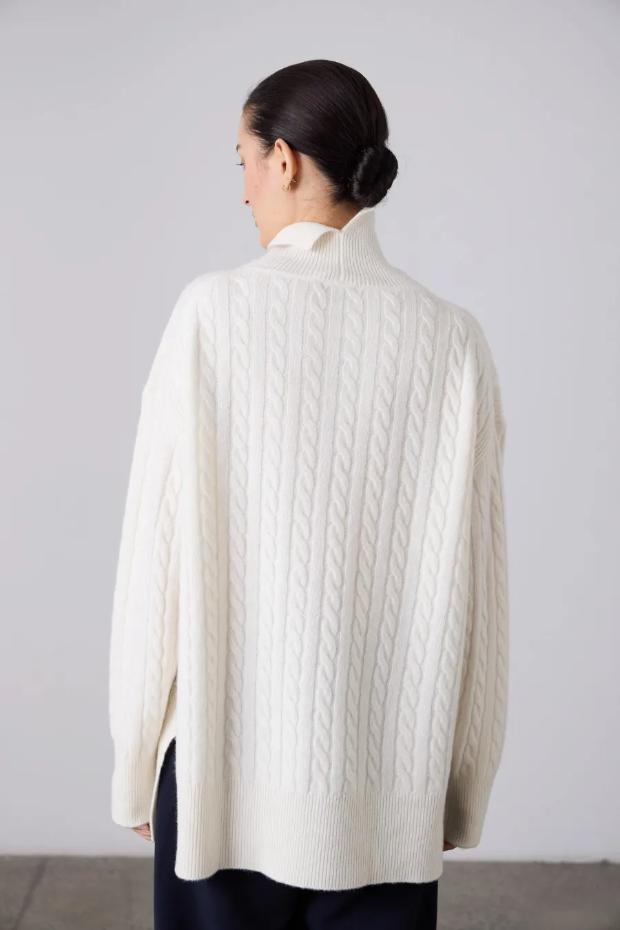 Slouchy Cable Knit Sweater Cream