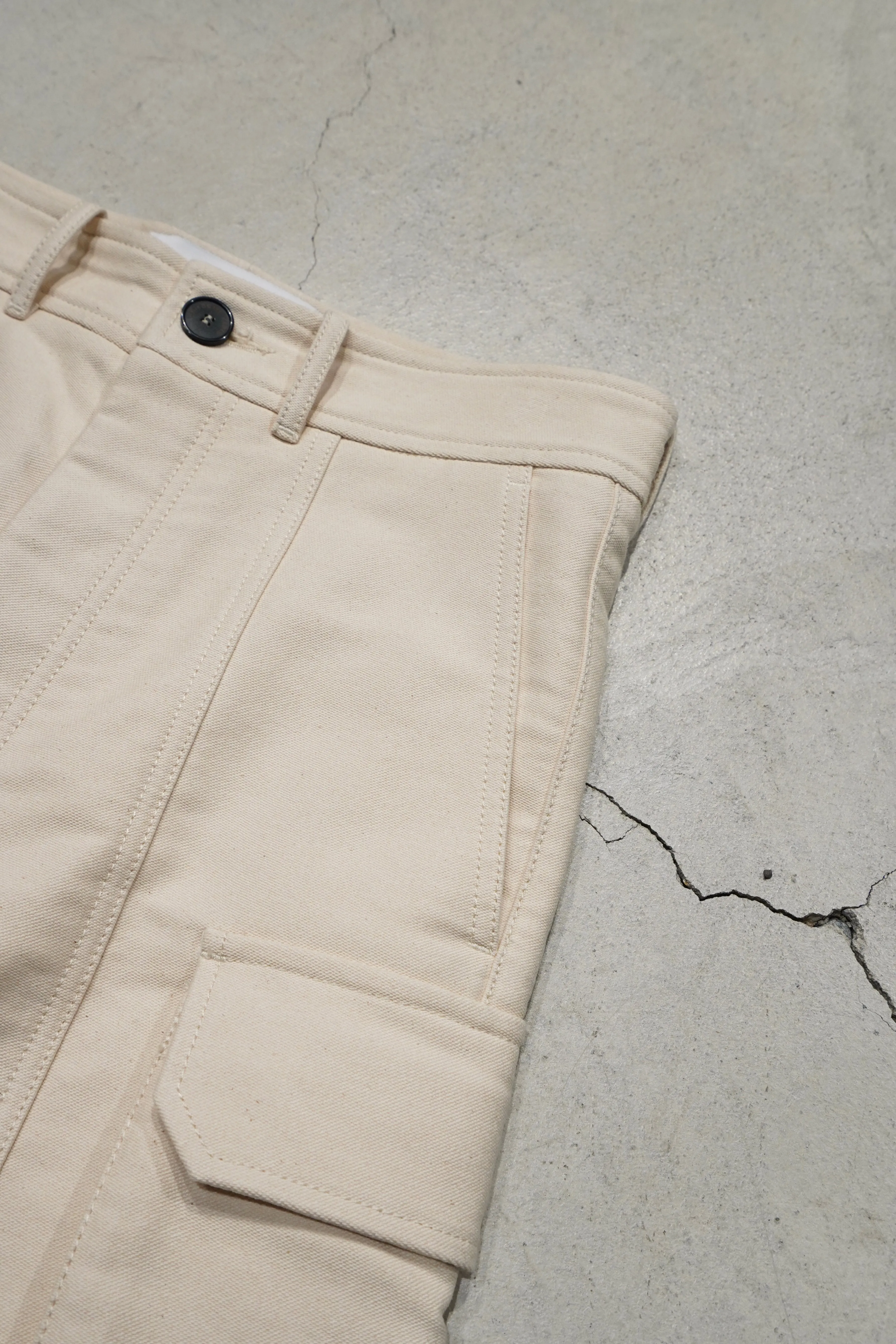 UNIFORME STITCH-DETAIL FLAP-POCKET TROUSERS