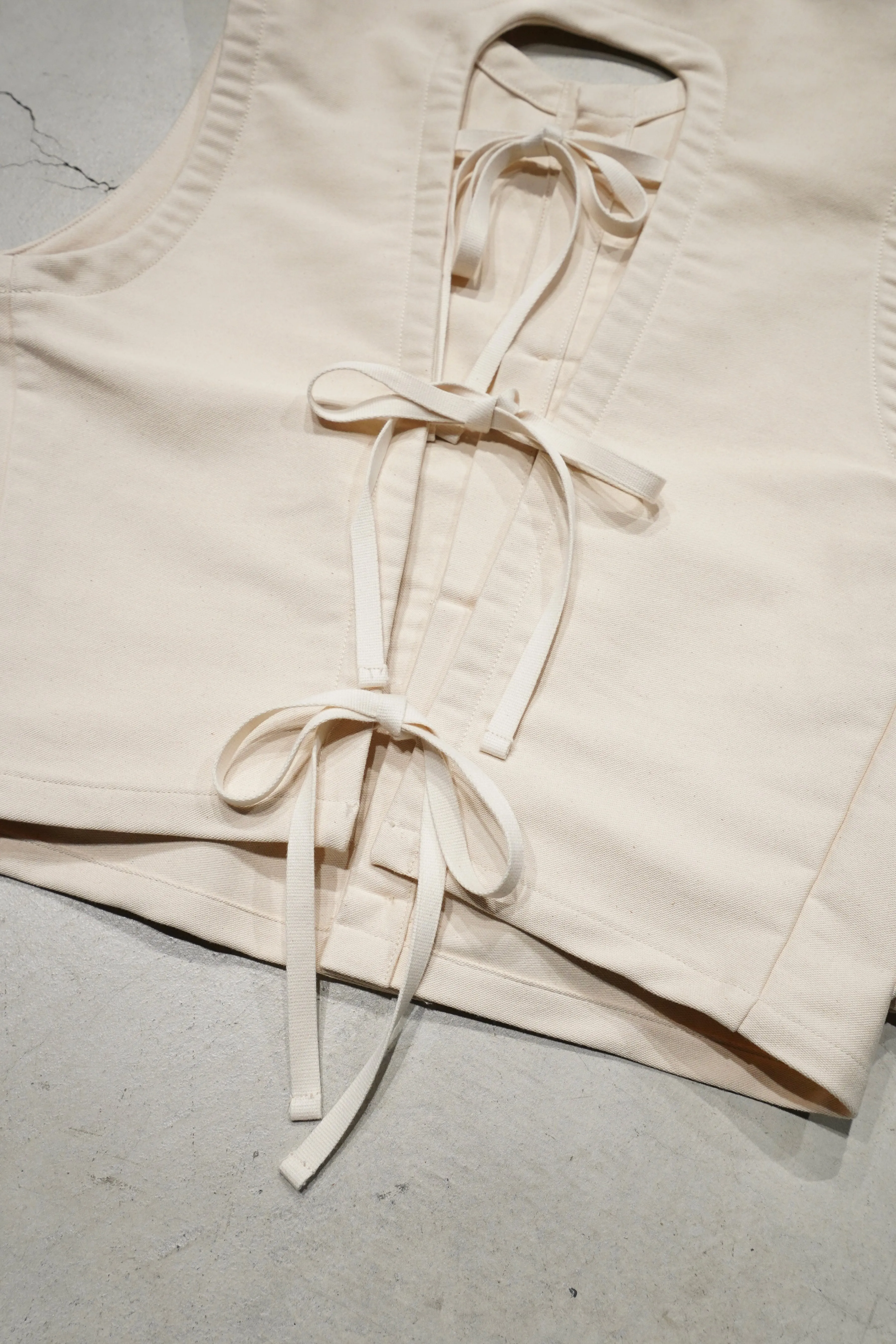 UNIFORME STRAPPED FLAP-POKET VEST