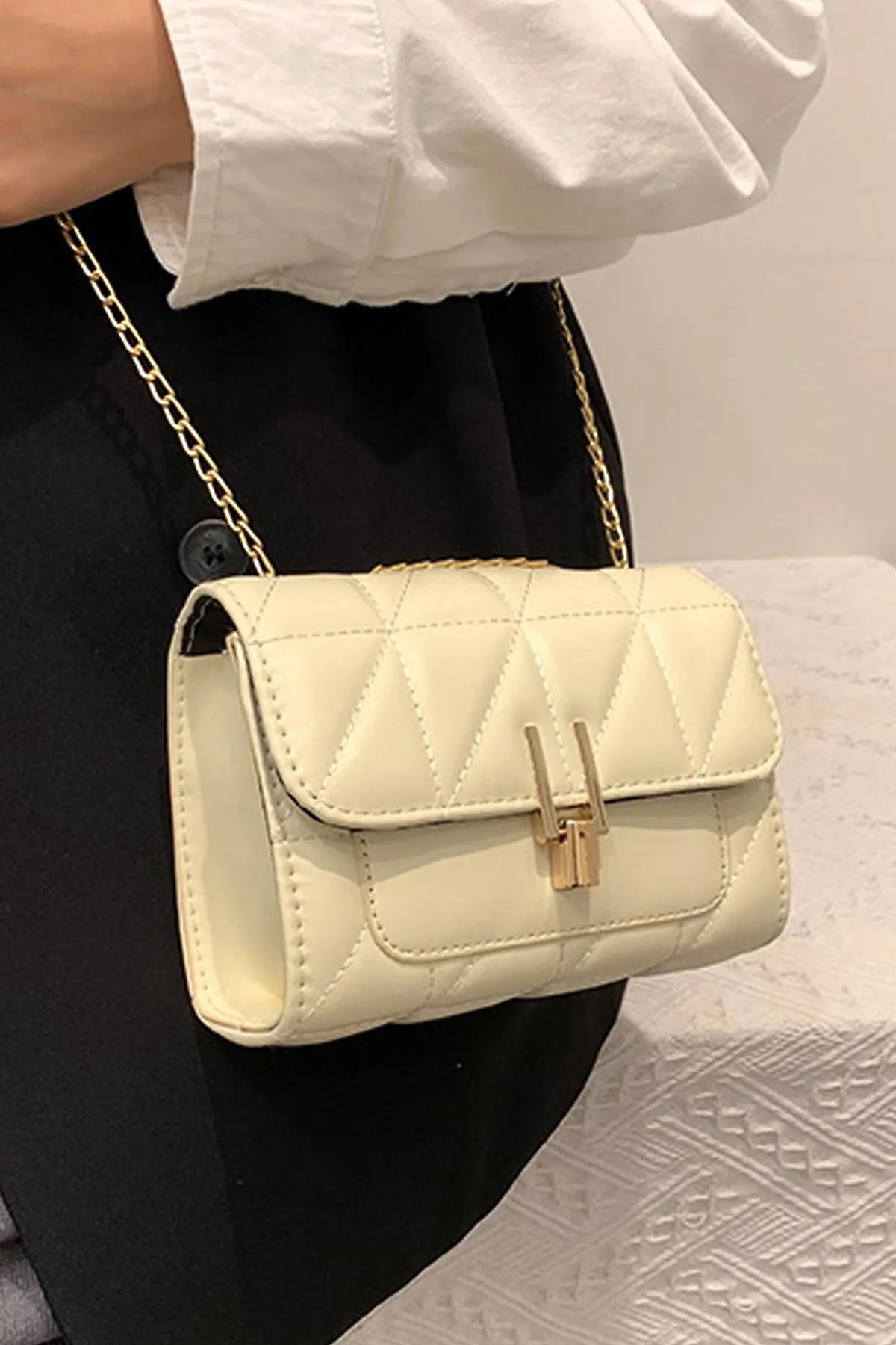 White Stuffed Handbag - P22 - WHB0008