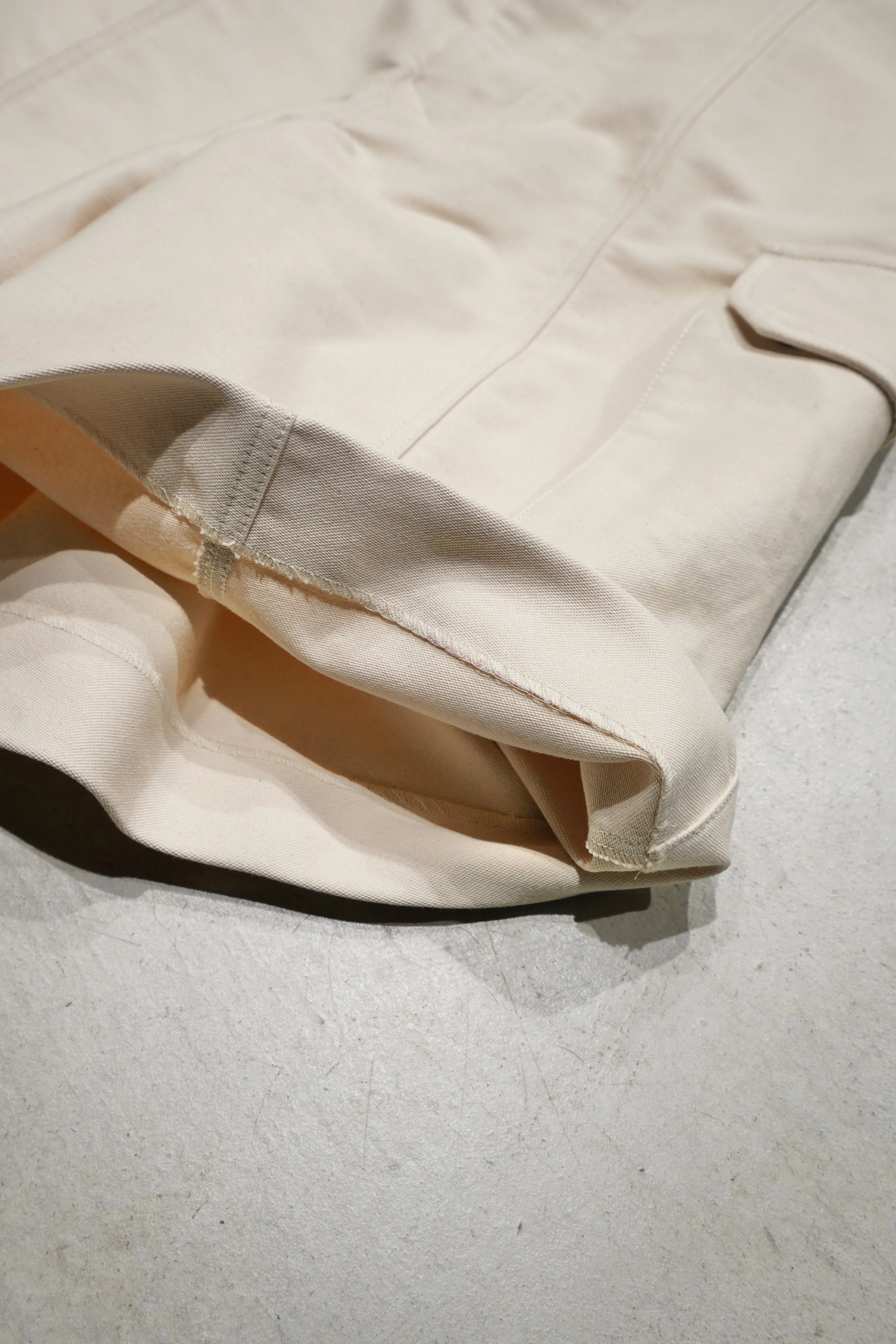 WIDE STITCH-DETAIL FLAP-POCKET SHORTS