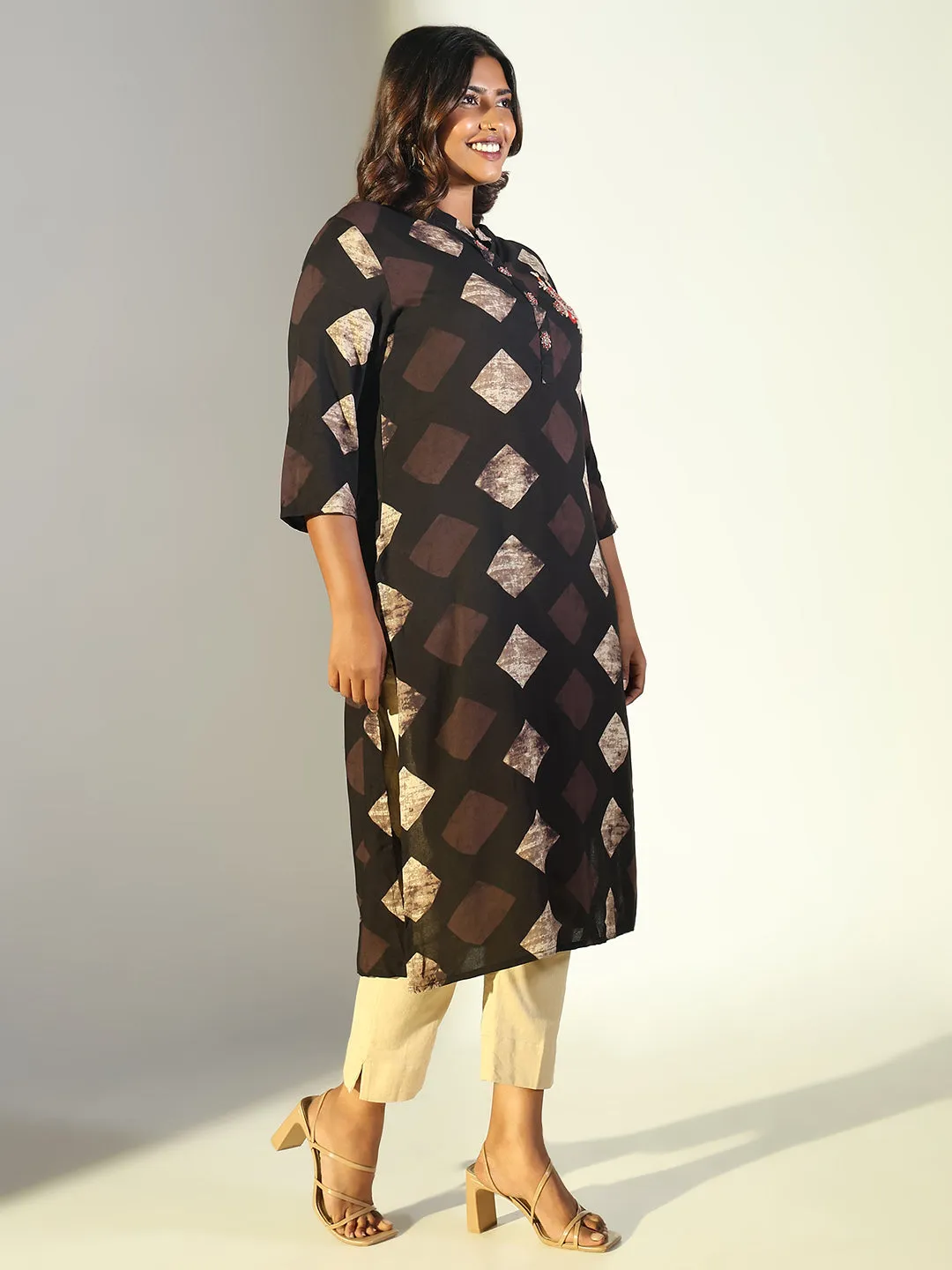 Women Black Geometric Straight Kurta